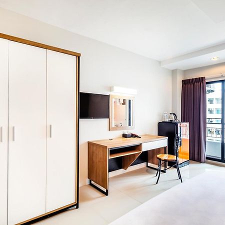 Aliz Hotel Nonthaburi Esterno foto