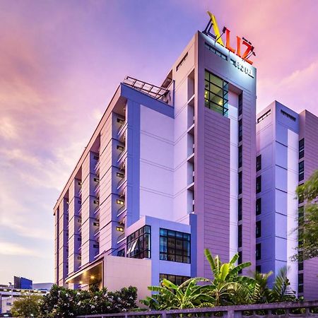 Aliz Hotel Nonthaburi Esterno foto