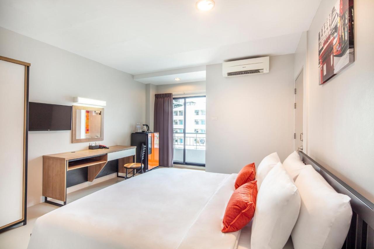 Aliz Hotel Nonthaburi Esterno foto
